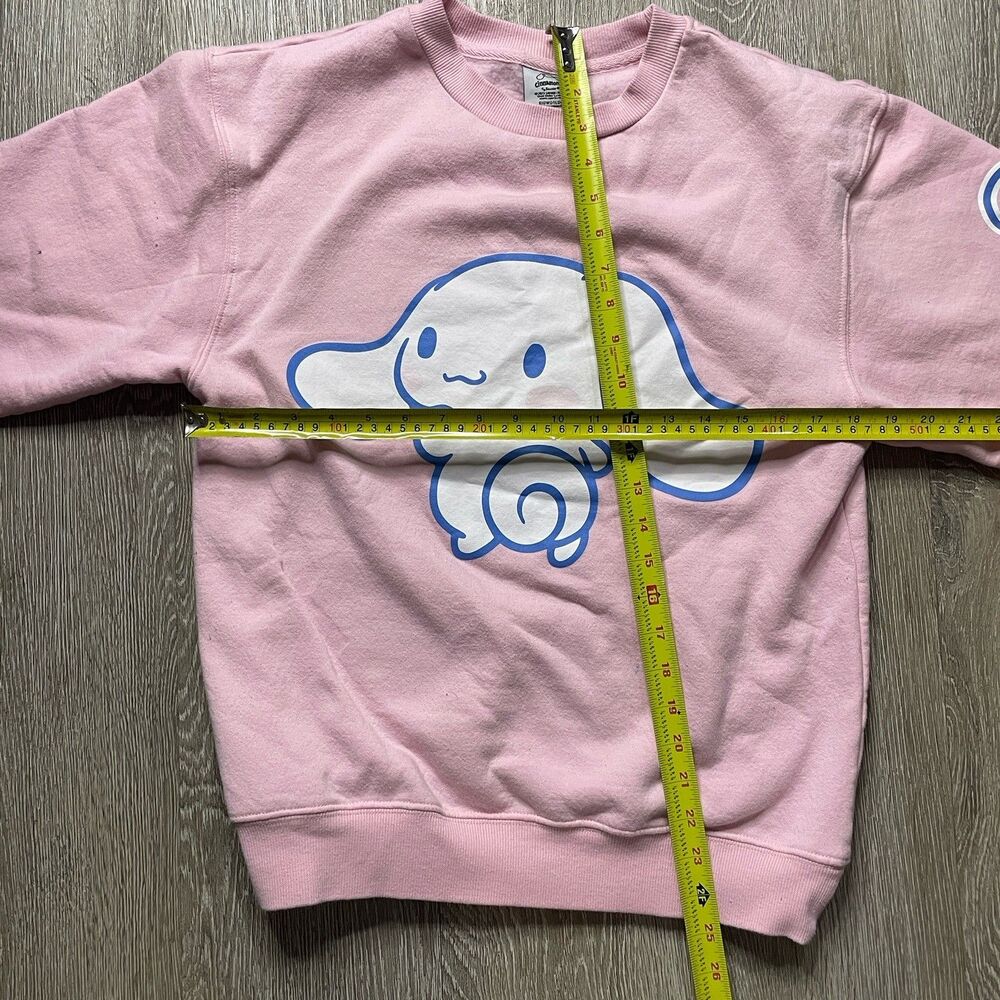 Women's S Bioworld Sanrio CIinnamoroll Pink Sweatshirt Hello Kitty - Picture 3 of 4
